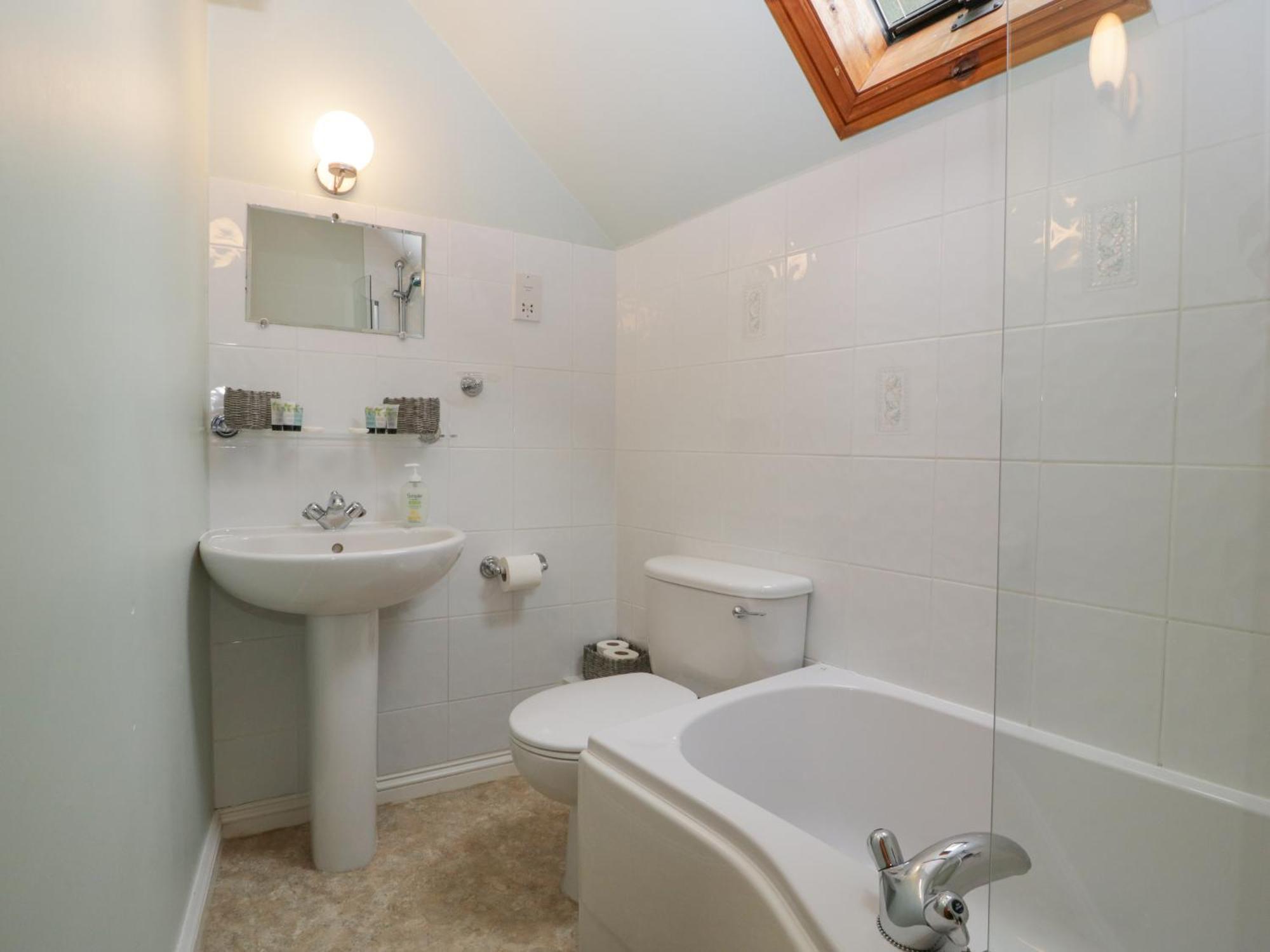 The Coach House Apartment Тьюксбери Экстерьер фото