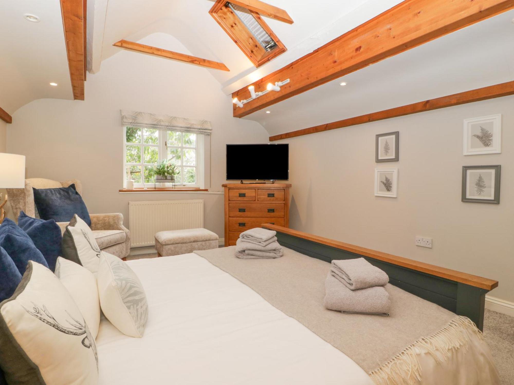 The Coach House Apartment Тьюксбери Экстерьер фото