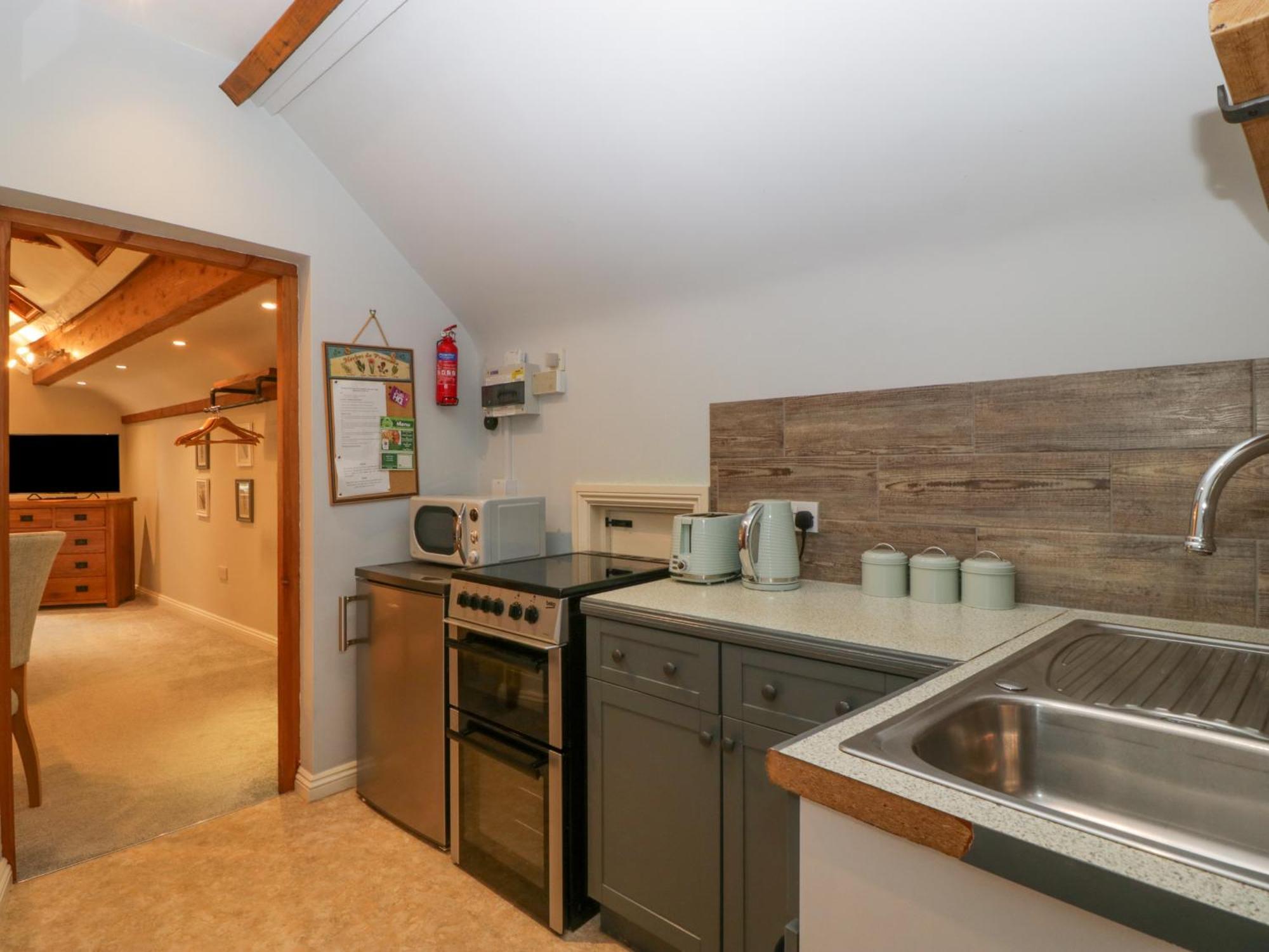The Coach House Apartment Тьюксбери Экстерьер фото
